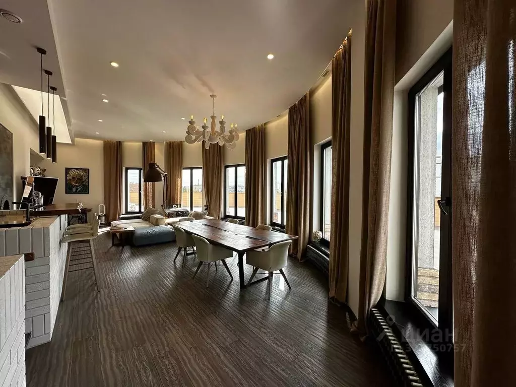 3-к кв. Самарская область, Самара ул. Чкалова, 72 (191.8 м) - Фото 1