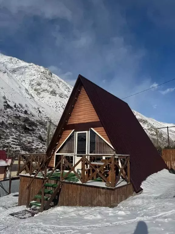 Дом в Кабардино-Балкария, Эльбрусский район, с. Эльбрус Эльбрусская ... - Фото 1