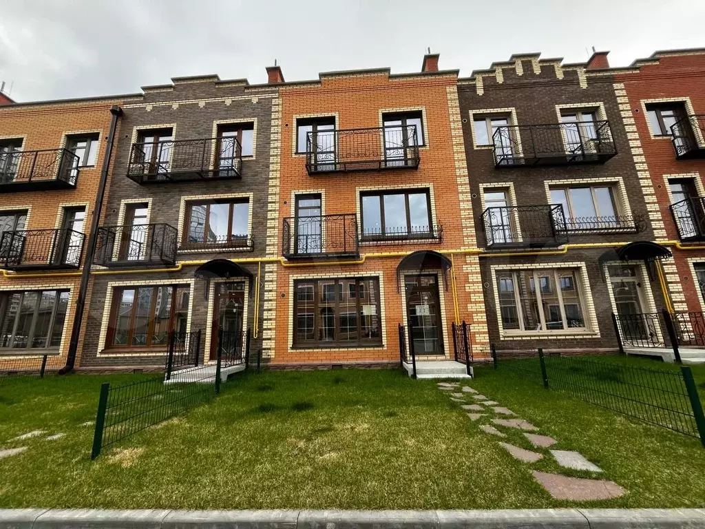 3-к. квартира, 74 м, 3/3 эт. - Фото 0