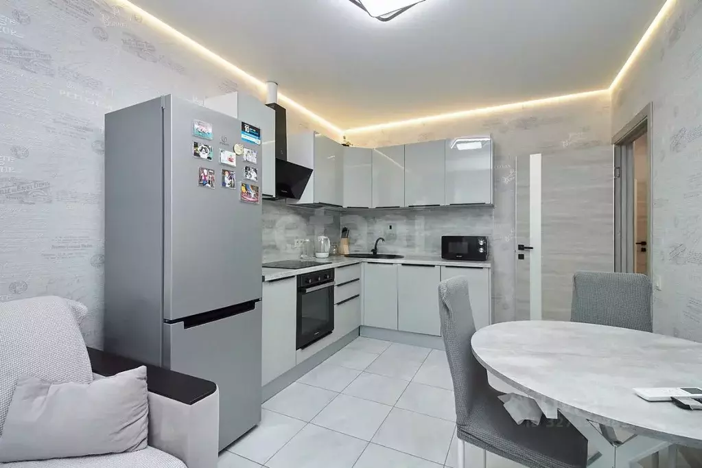 2-к кв. Тюменская область, Тюмень Дамбовская ул., 25к1 (55.4 м) - Фото 1