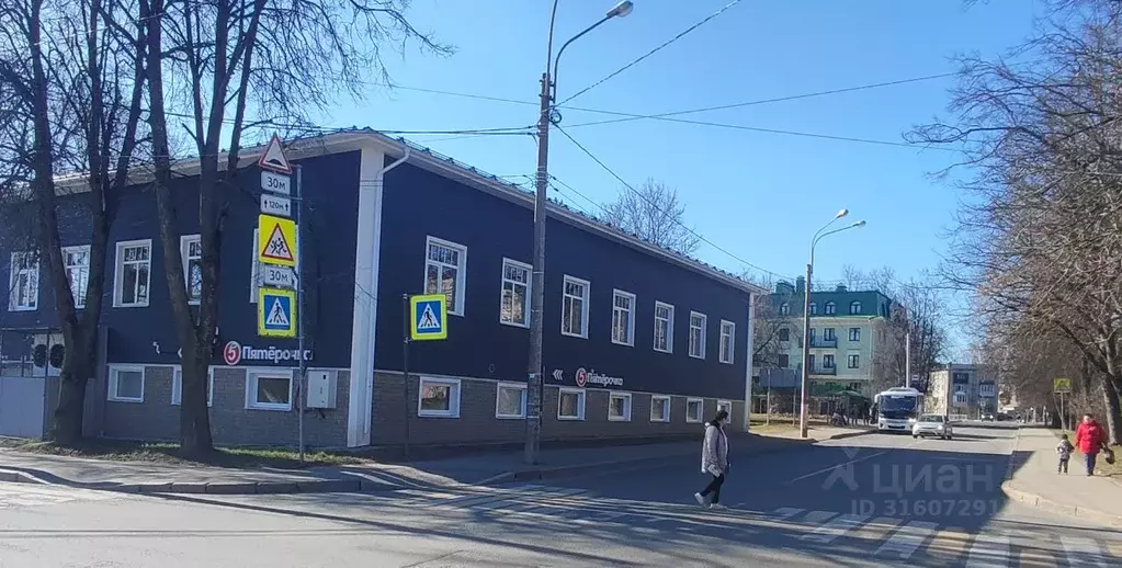 Торговая площадь в Санкт-Петербург, Санкт-Петербург, Павловск ... - Фото 0