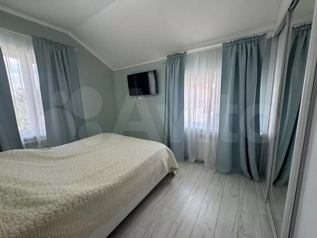 Комната 20 м в 3-к., 2/2 эт. - Фото 1