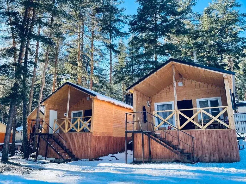 Дом в Карачаево-Черкесия, Зеленчукский район, с. Архыз ул. Банковская, ... - Фото 0