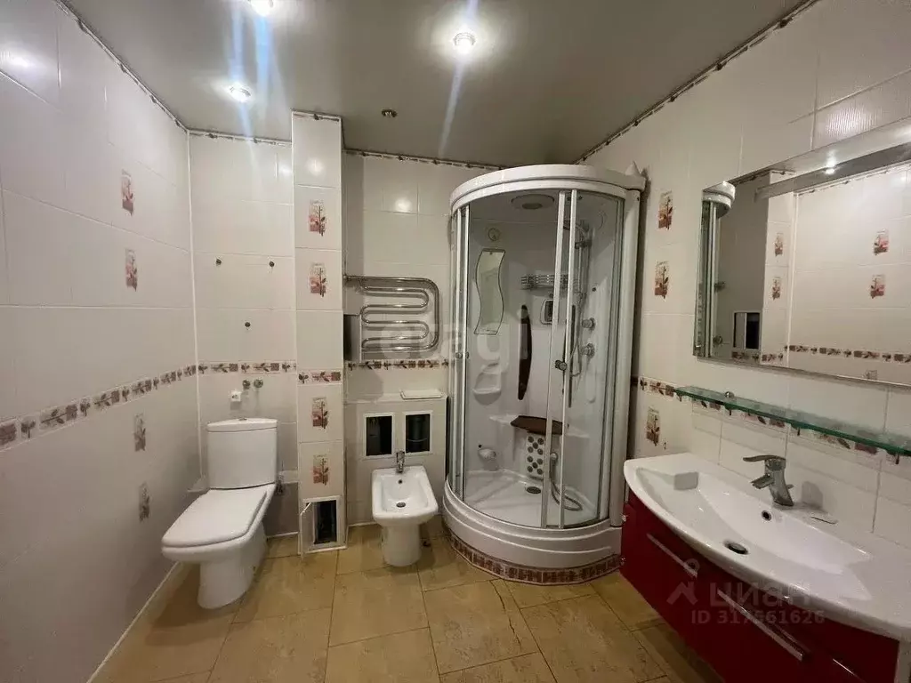 1-к кв. Свердловская область, Екатеринбург ул. Татищева, 90 (74.2 м) - Фото 0