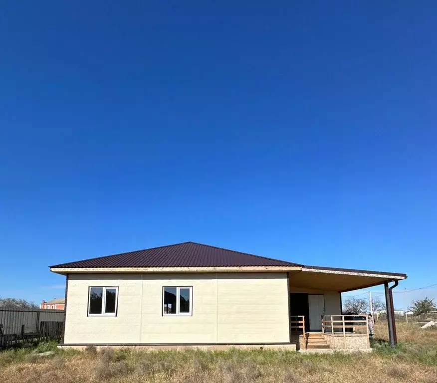 Дом в Астраханская область, Приволжский район, пос. Нартовский ул. ... - Фото 1