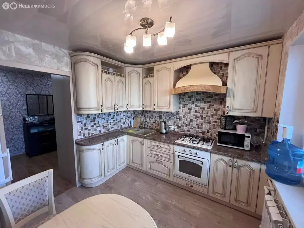 3-комнатная квартира: посёлок Биорки, 9 (68 м) - Фото 1