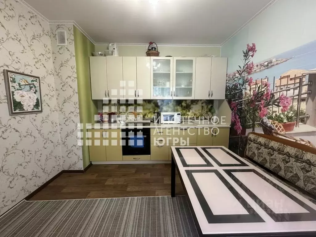 2-к кв. Ханты-Мансийский АО, Нижневартовск ул. Салманова, 5 (78.0 м) - Фото 0
