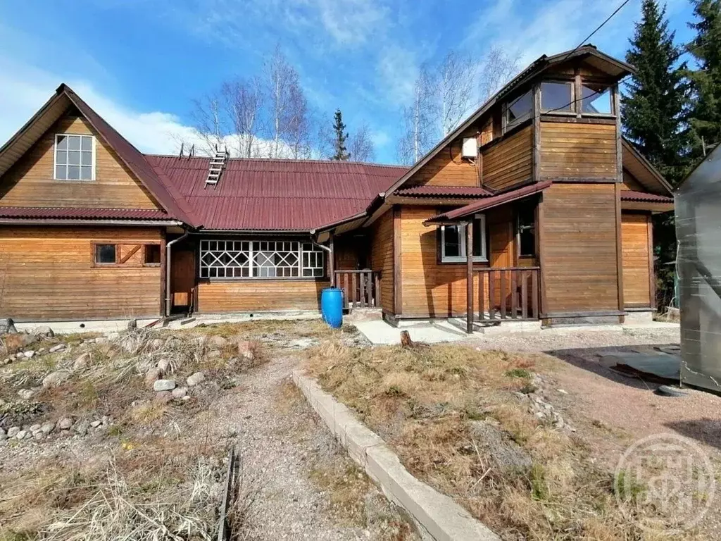 Дом в Ленинградская область, Выборгский район, Рощинское городское ... - Фото 1