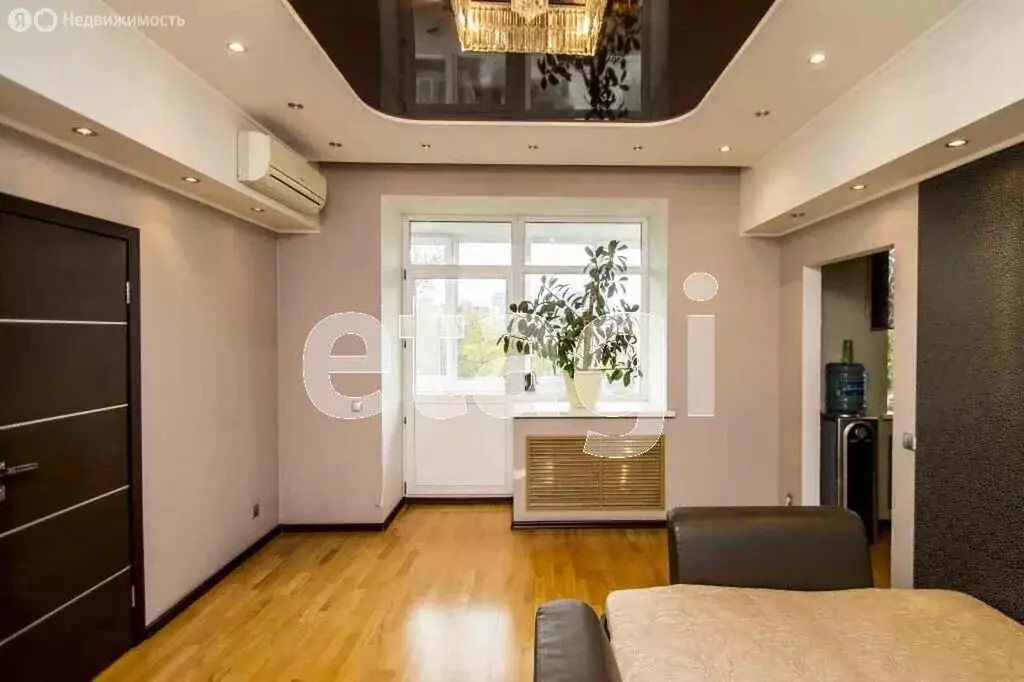 2-комнатная квартира: Тюмень, улица Ленина, 65 (56.7 м) - Фото 1