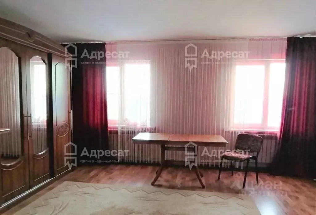 Дом в Волгоградская область, Волгоград бул. Сиреневый (242 м) - Фото 1