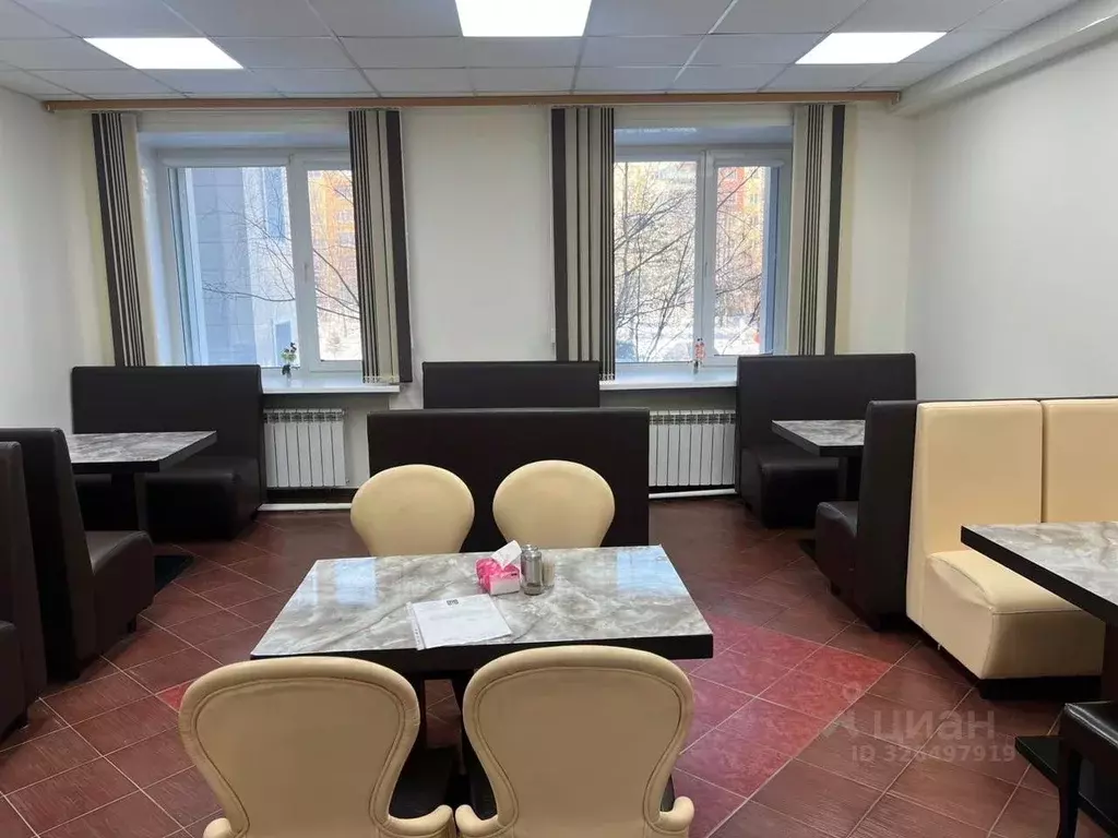 Помещение свободного назначения в Саха (Якутия), Нерюнгри просп. ... - Фото 2