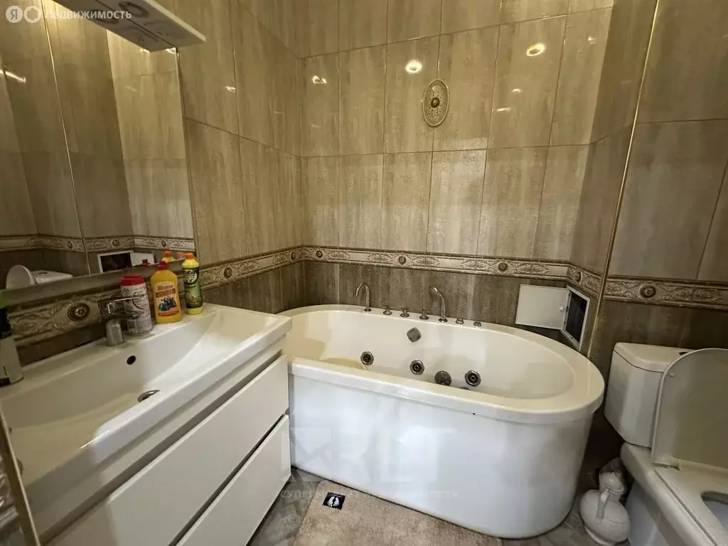 2-комнатная квартира: Махачкала, улица Эльзы Ибрагимовой, 31Бк2 (70 м) - Фото 0