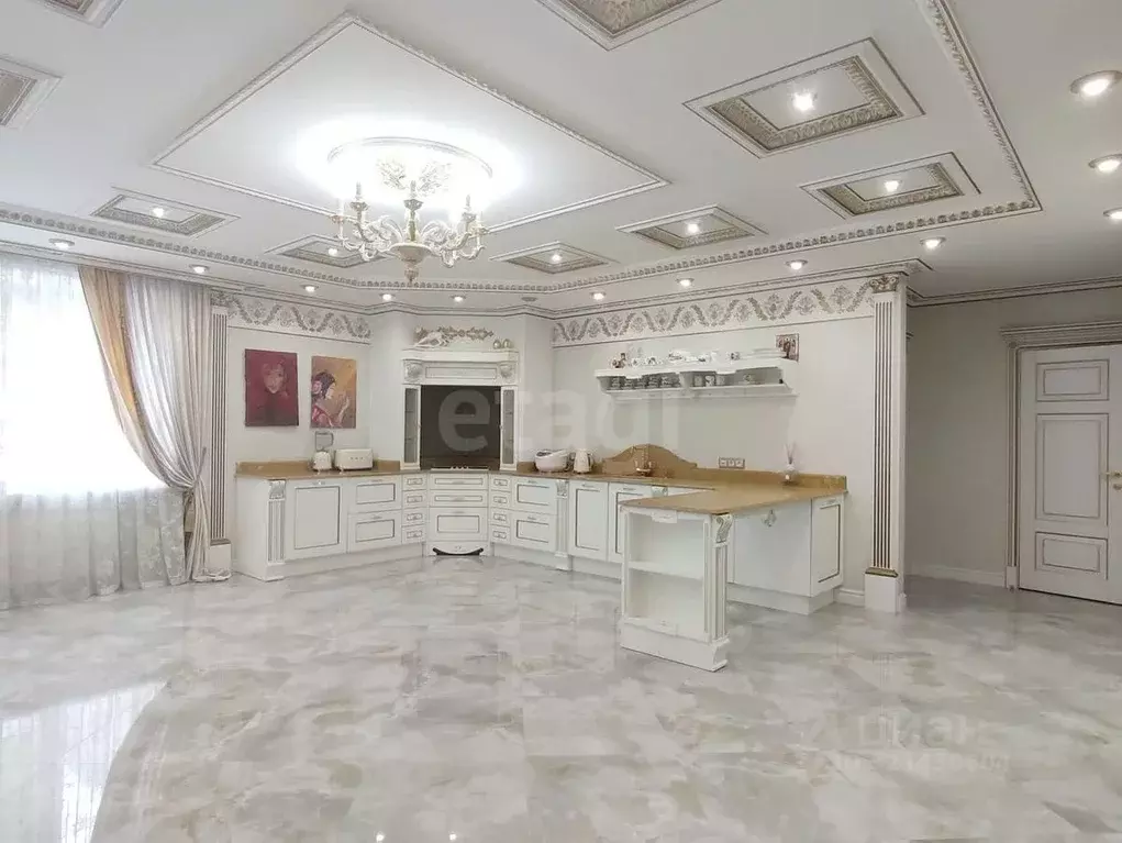 4-к кв. Саратовская область, Саратов Валовая ул., 15 (198.0 м) - Фото 1