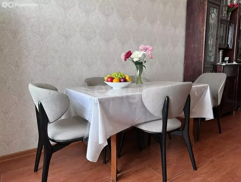 3-комнатная квартира: Махачкала, улица Ирчи Казака, 53 (108 м) - Фото 2