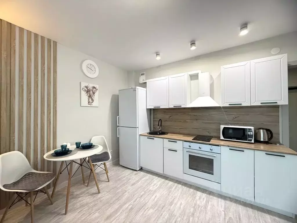 1-к кв. Тюменская область, Тюмень ул. Валентины Трофимовой, 8 (30.0 м) - Фото 2