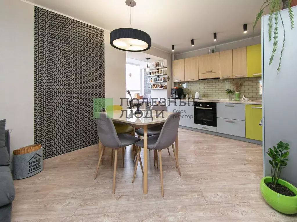 3-к кв. Томская область, Томск ул. Матросова, 3 (79.3 м) - Фото 1