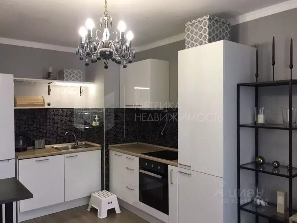 2-к кв. Тюменская область, Тюмень Кремлевская ул., 87 (66.4 м) - Фото 1