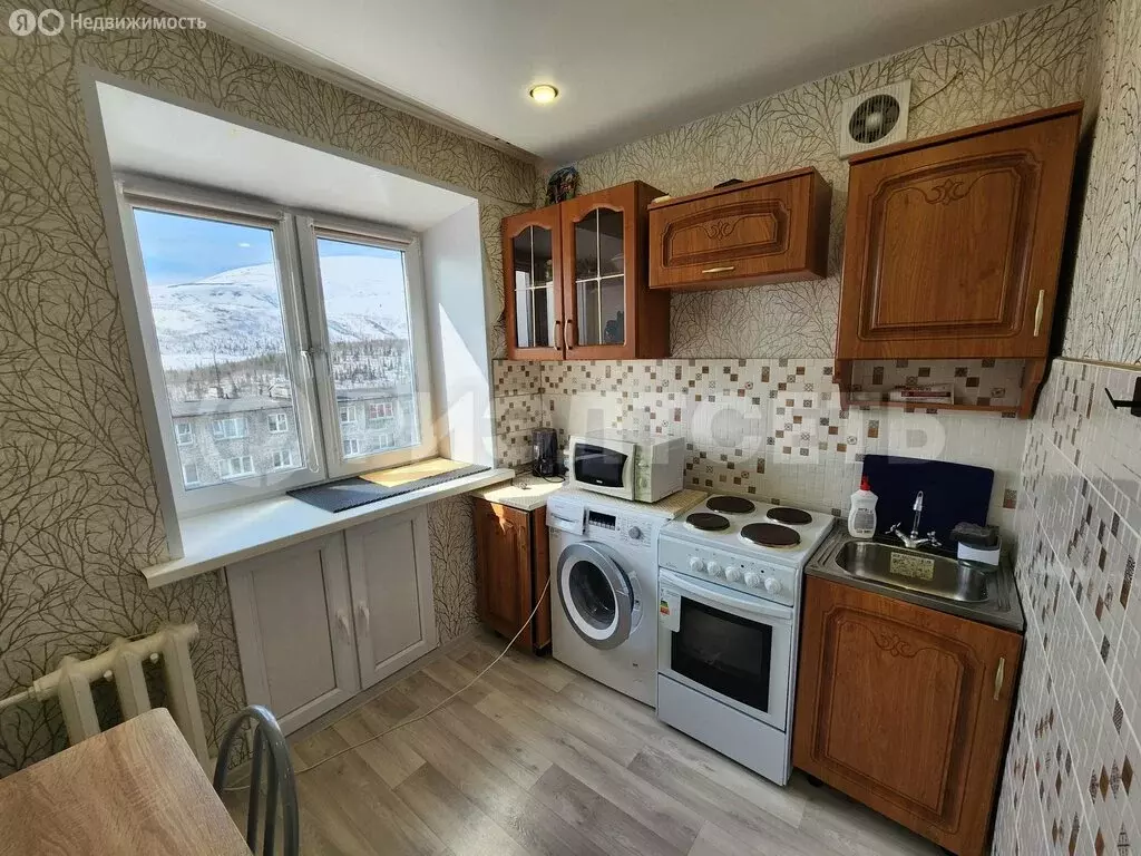 2-комнатная квартира: Кировск, проспект Ленина, 24 (46 м) - Фото 1