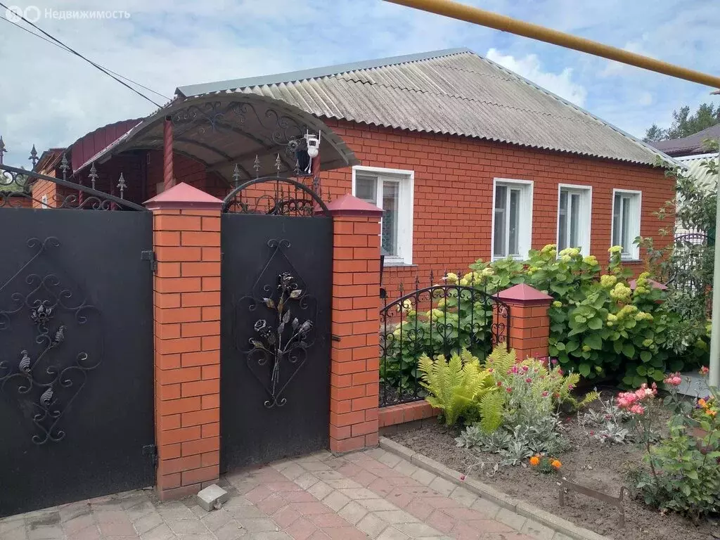 Дом в Пролетарский, рабочий посёлок Пролетарский, Почтовый переулок ... - Фото 0