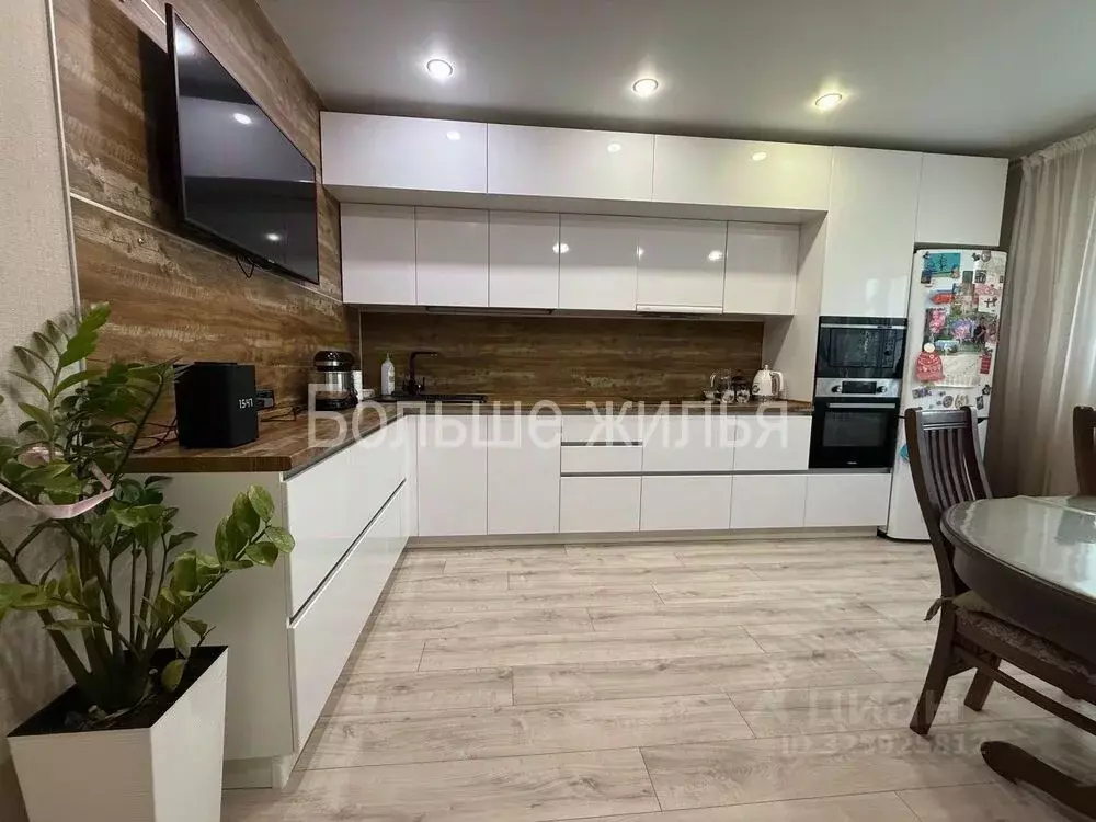 3-к кв. Волгоградская область, Волгоград ул. Землячки, 58к1 (106.4 м) - Фото 1