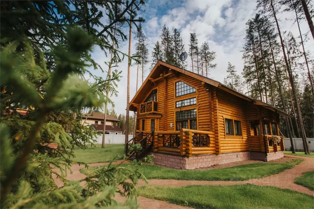 Дом в Ленинградская область, Выборгский район, Рощино пгт пер. ... - Фото 1