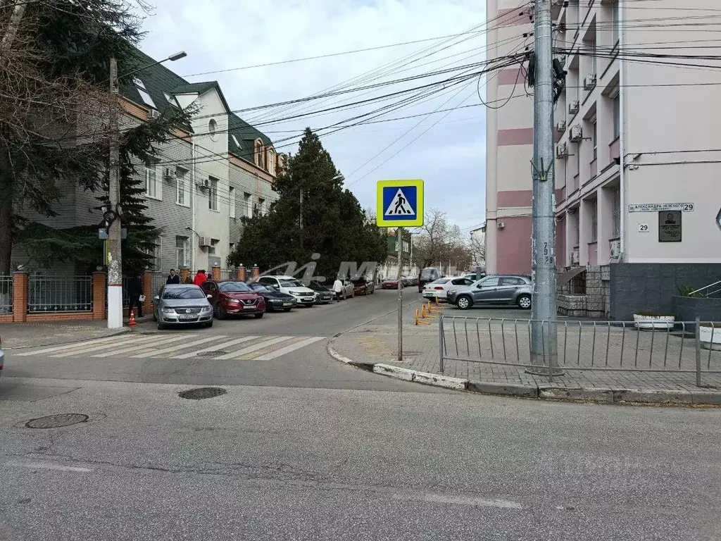 Помещение свободного назначения в Крым, Симферополь ул. Александра ... - Фото 1