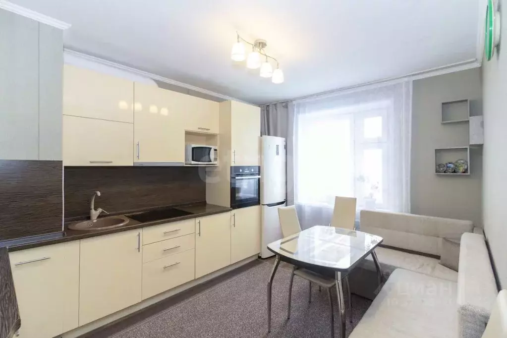 3-к кв. Тюменская область, Тюмень Кремлевская ул., 102к1 (65.1 м) - Фото 1