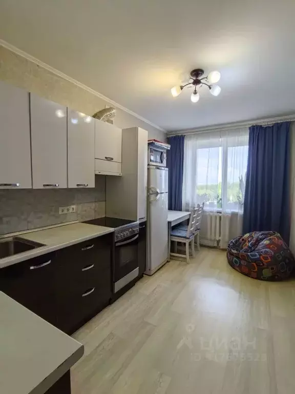 3-к кв. Омская область, Омск ул. Конева, 14 (70.0 м) - Фото 0