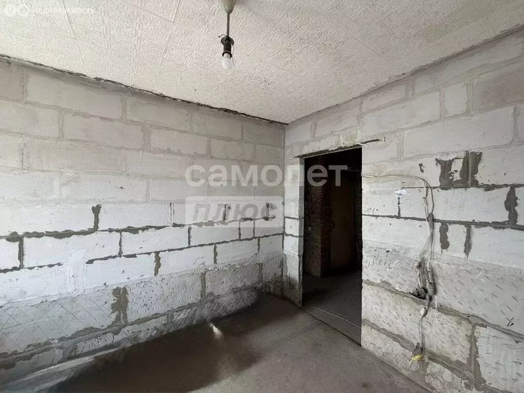 3-комнатная квартира: Бийск, улица Революции, 100 (48.9 м) - Фото 2