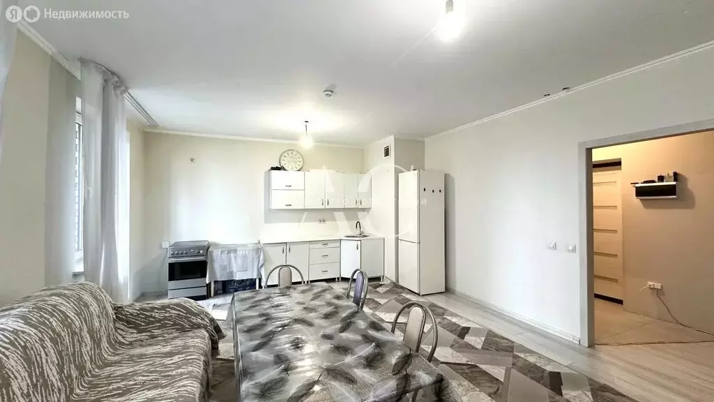 2-комнатная квартира: Казань, улица Родины, 24Г (80.4 м) - Фото 2