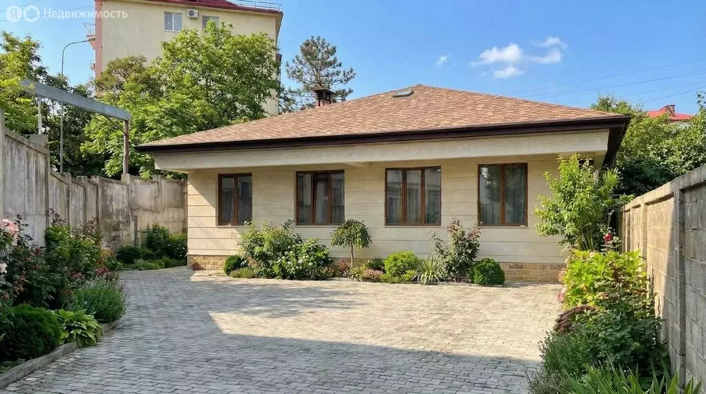 Дом в Сочи, улица Камо (266 м) - Фото 1