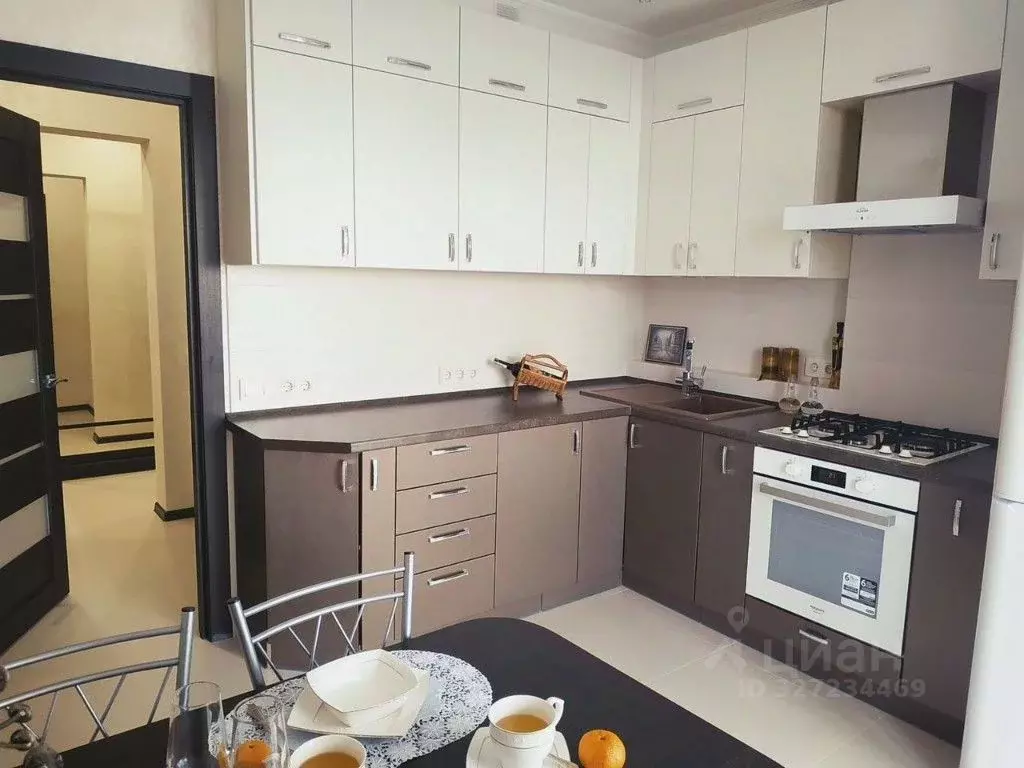 2-к кв. Крым, Симферополь ул. Батурина, 89 (60.0 м) - Фото 1