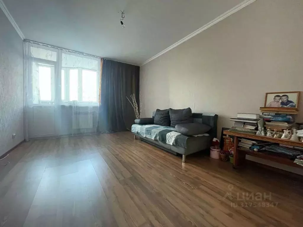 3-к кв. Оренбургская область, Оренбург Салмышская ул., 72 (90.0 м) - Фото 1