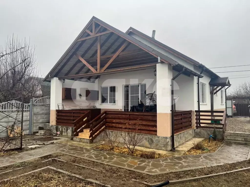 Дом в Волгоградская область, Среднеахтубинский район, Фрунзенское ... - Фото 0