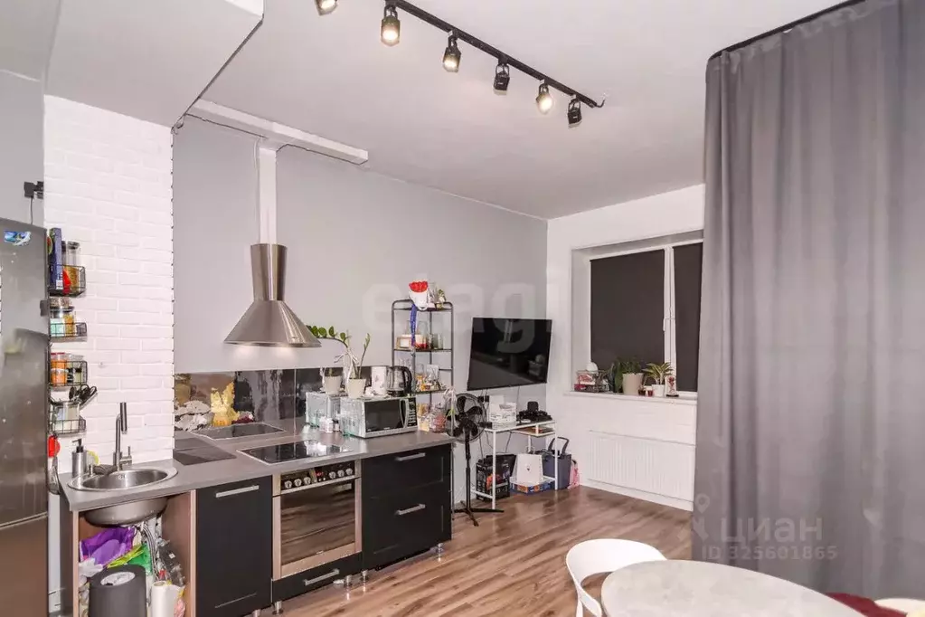 Студия Ханты-Мансийский АО, Сургут проезд Тихий, 2/1 (26.9 м) - Фото 1