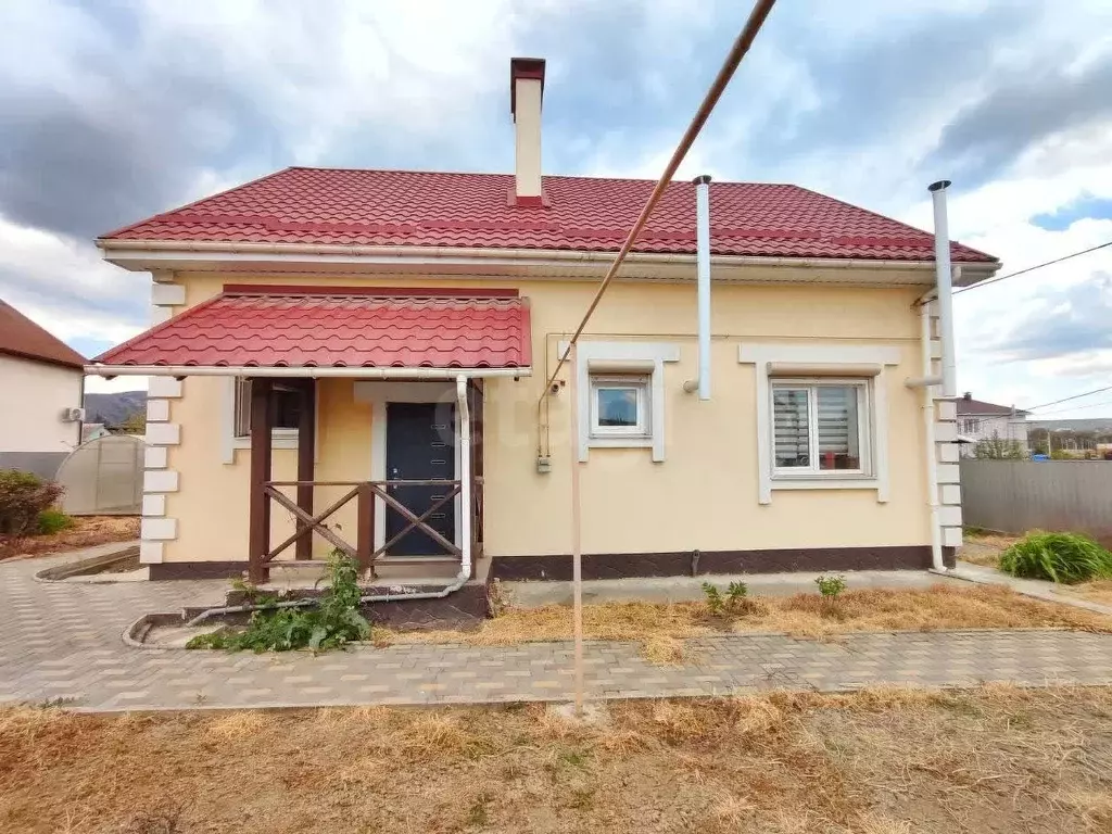 Дом в Крым, Симферопольский район, Добровское с/пос, с. Заречное ул. ... - Фото 1