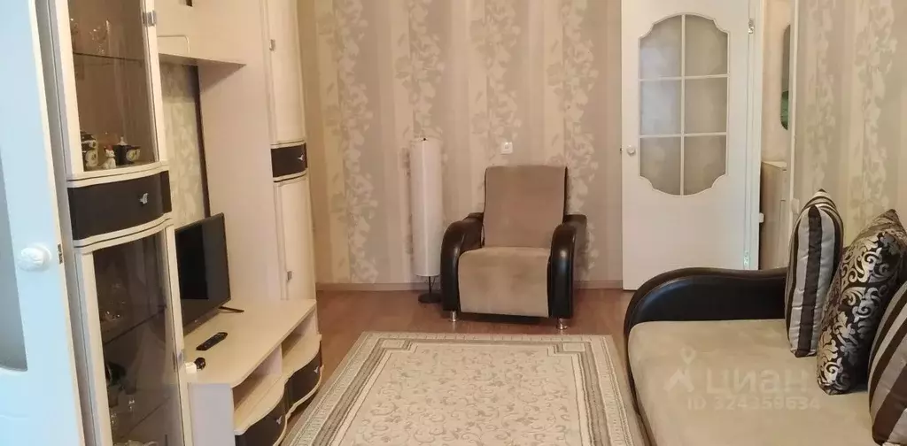 2-к кв. Омская область, Омск ул. Химиков, 61 (45.0 м) - Фото 1