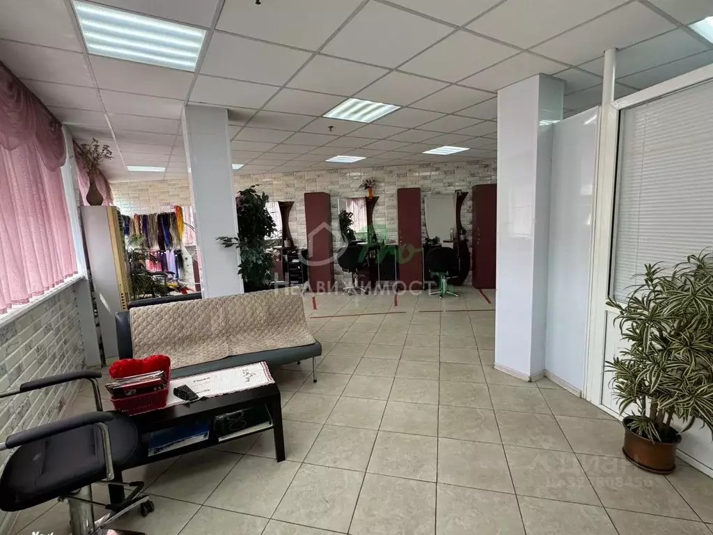 Торговая площадь в Краснодарский край, Ейск ул. Свердлова, 104 (70 м) - Фото 2