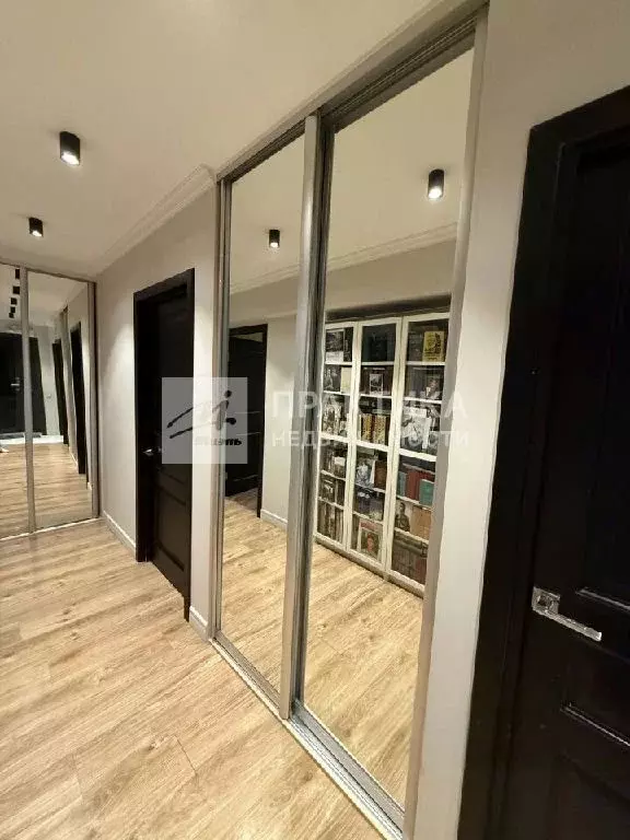 Продается 3-комнатная квартира - Фото 2