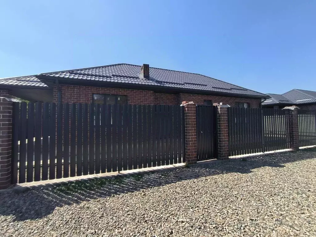 Дом в Краснодарский край, Динской район, Новотитаровская ст-ца ... - Фото 1