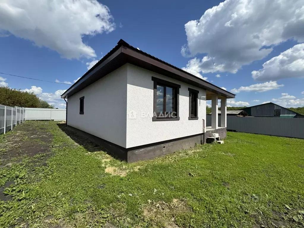 Дом в Пензенская область, Пензенский район, Богословский сельсовет, с. ... - Фото 1