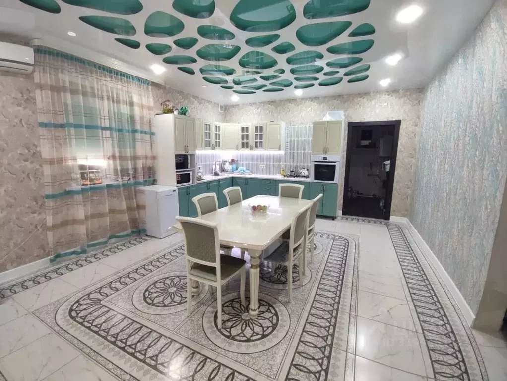 Коттедж в Астраханская область, Астрахань Виноградная ул. (180 м) - Фото 1