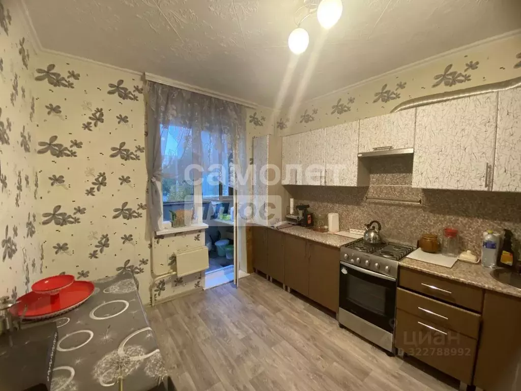 4-к кв. Самарская область, Сызрань просп. 50 лет Октября, 87 (70.1 м) - Фото 1