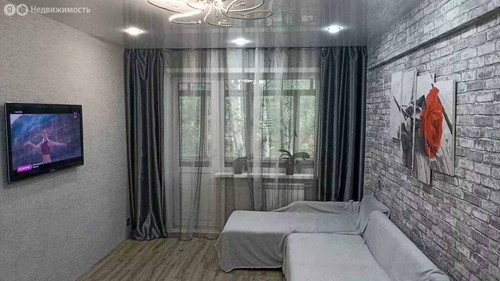 3-комнатная квартира: Иркутск, проспект Маршала Жукова, 62 (59 м) - Фото 1