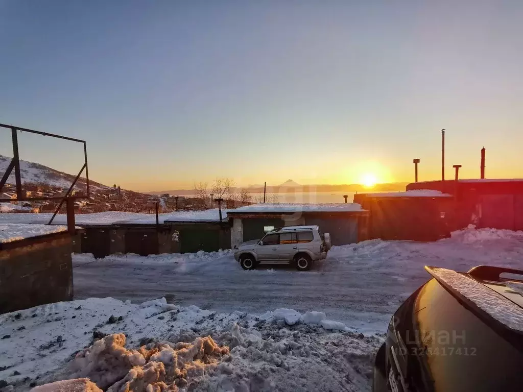 Гараж в Камчатский край, Петропавловск-Камчатский ул. Войцешека, 15 ... - Фото 1