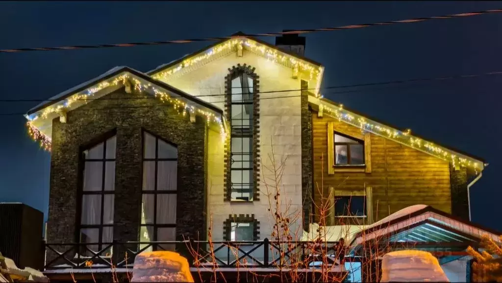 Дом в Томская область, Томск пос. Просторный, Зеленый бул., 10 (260 м) - Фото 1