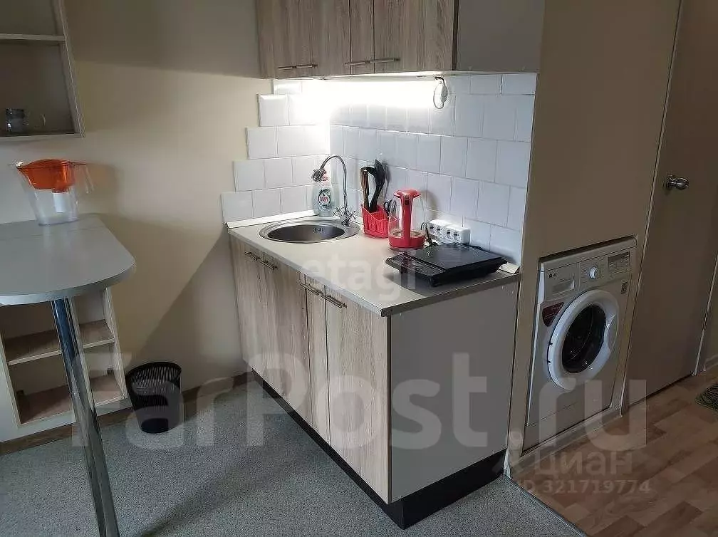 Студия Приморский край, Владивосток Некрасовская ул., 52 (18.0 м) - Фото 1