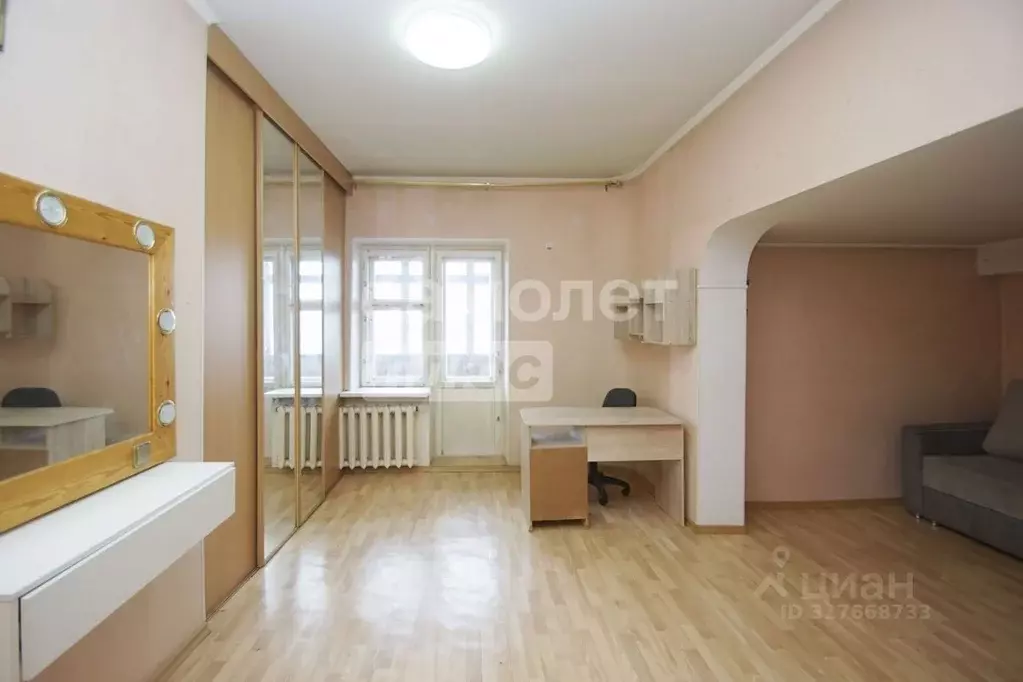 4-к кв. Омская область, Омск ул. Маршала Жукова, 105 (119.0 м) - Фото 0