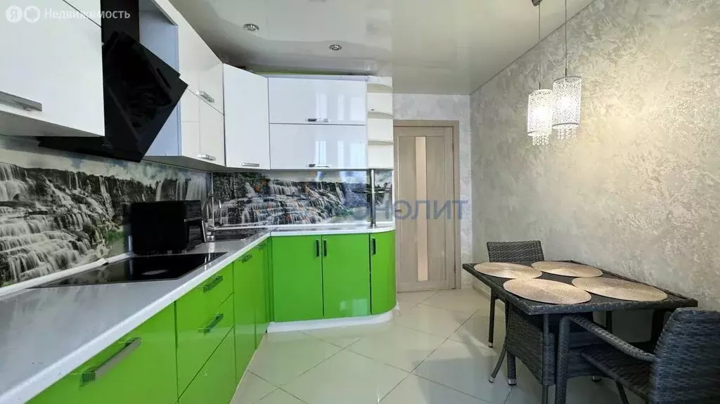 3-комнатная квартира: Чебоксары, микрорайон Альгешево, улица ... - Фото 1