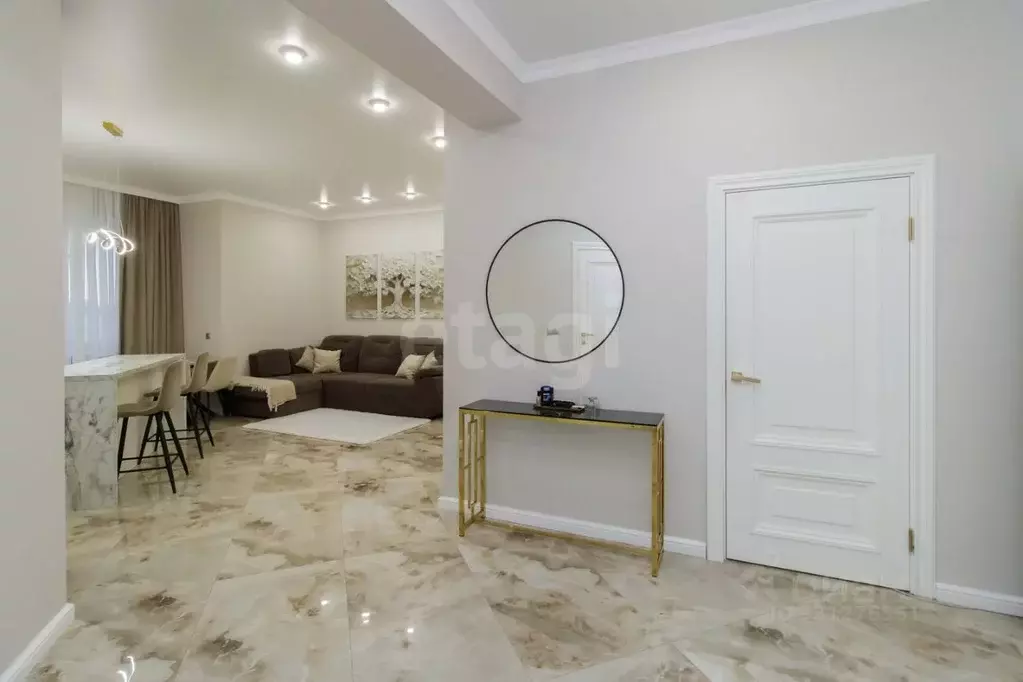 2-к кв. Тюменская область, Тюмень 6-й мкр, ул. Валерии Гнаровской, ... - Фото 1